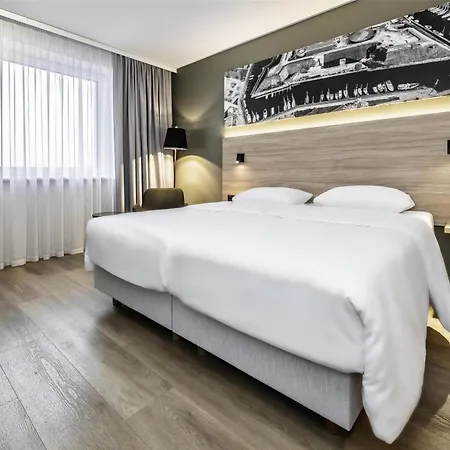 Park Inn By Radisson Vilnius Airport Hotel & Conference Centre Exterior photo