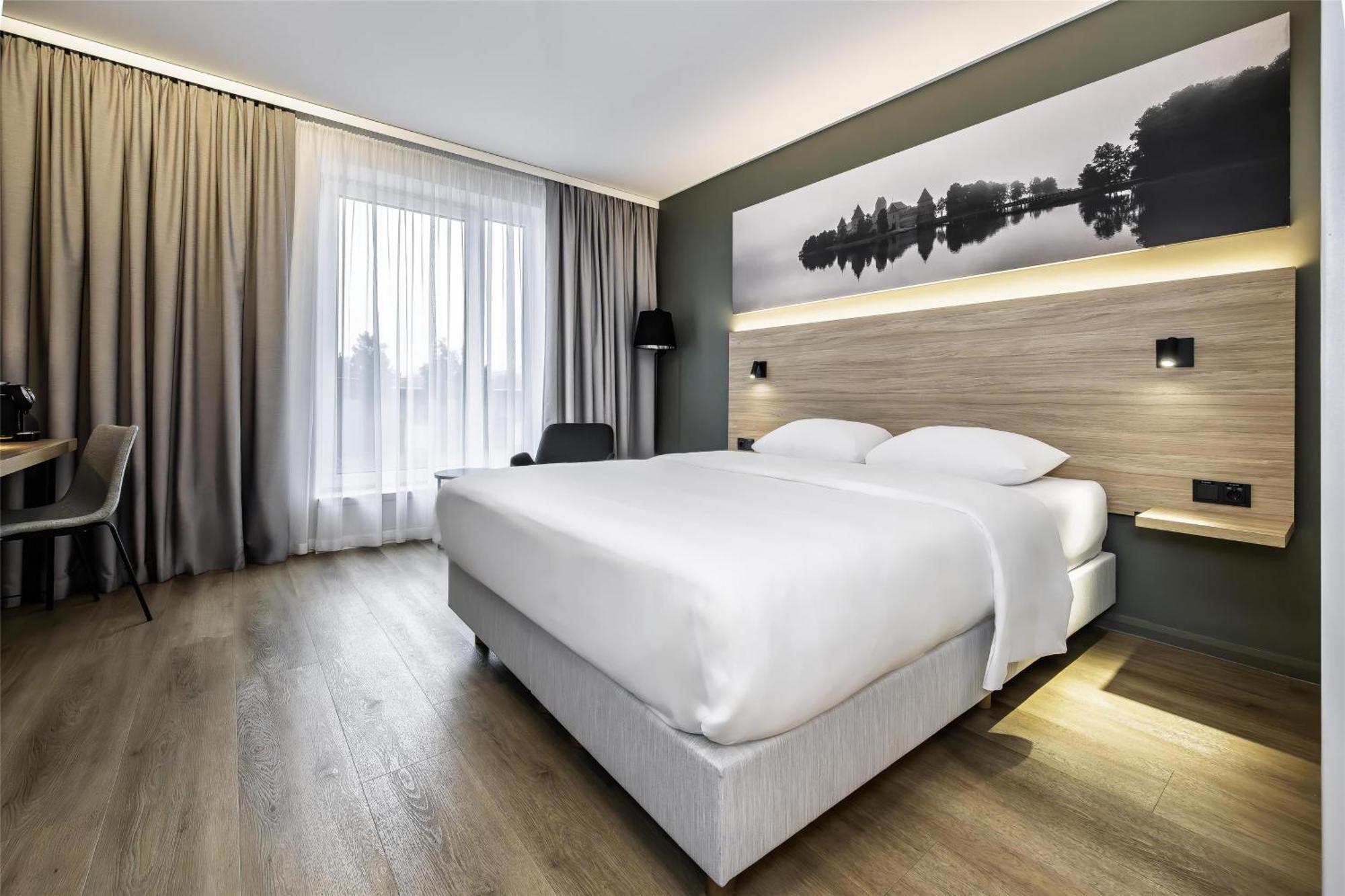 Park By Radisson Airport & Conference Centre 4*