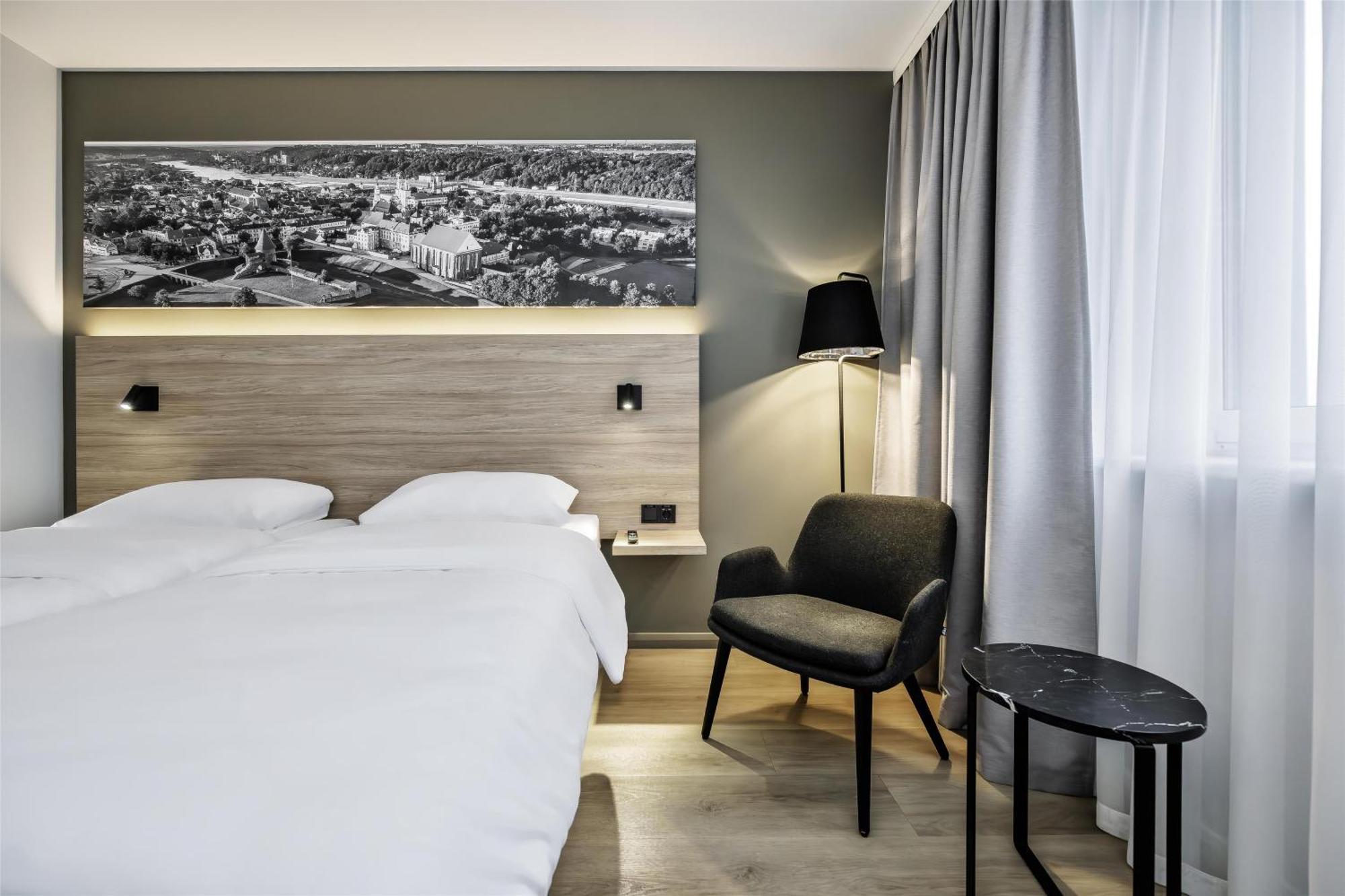 Park By Radisson Airport & Conference Centre